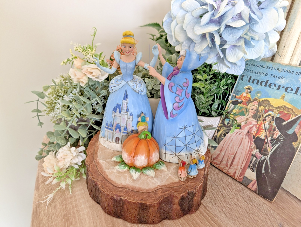 Disney Traditions Cinderella Magical Transformation 4037503 – left-side view