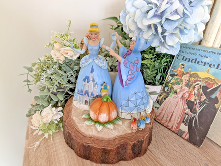 Disney Traditions Cinderella Magical Transformation 4037503 – left-side view