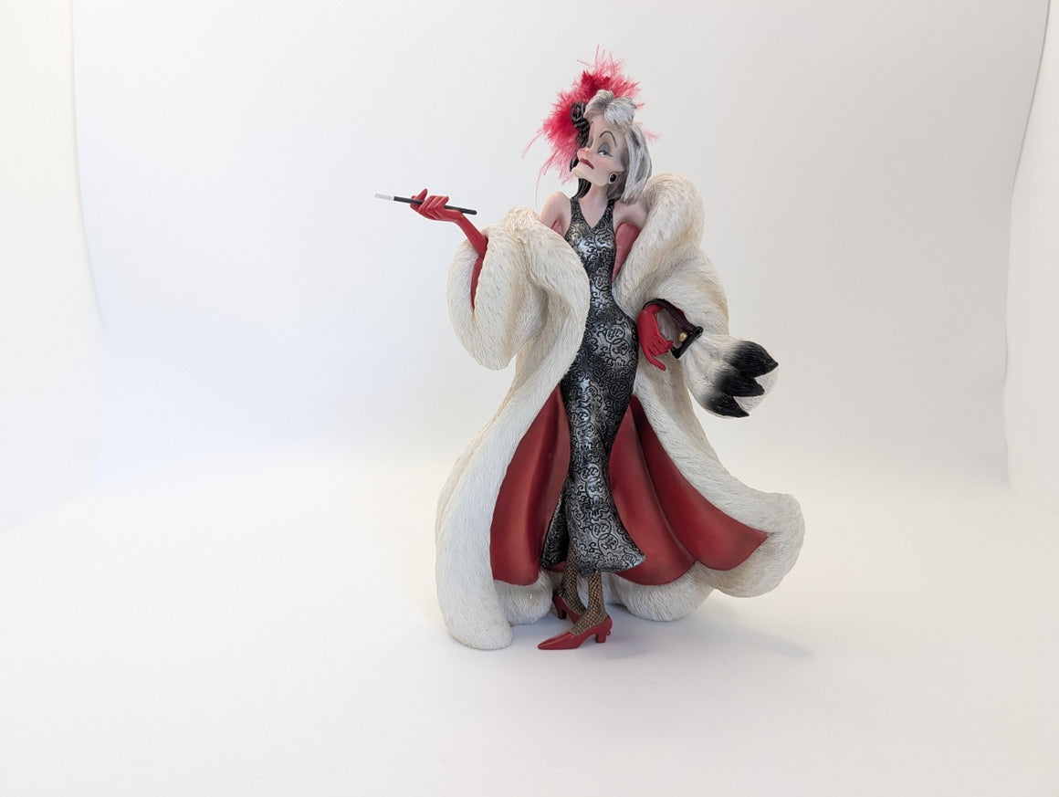 Disney Showcase Couture de Force Cruella De Vil figurine photo 5