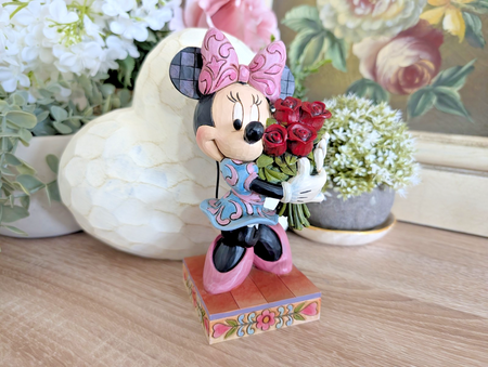 Disney Traditions Showcase Minnie La Vie En Rose Figurine With Flowers Boxed1