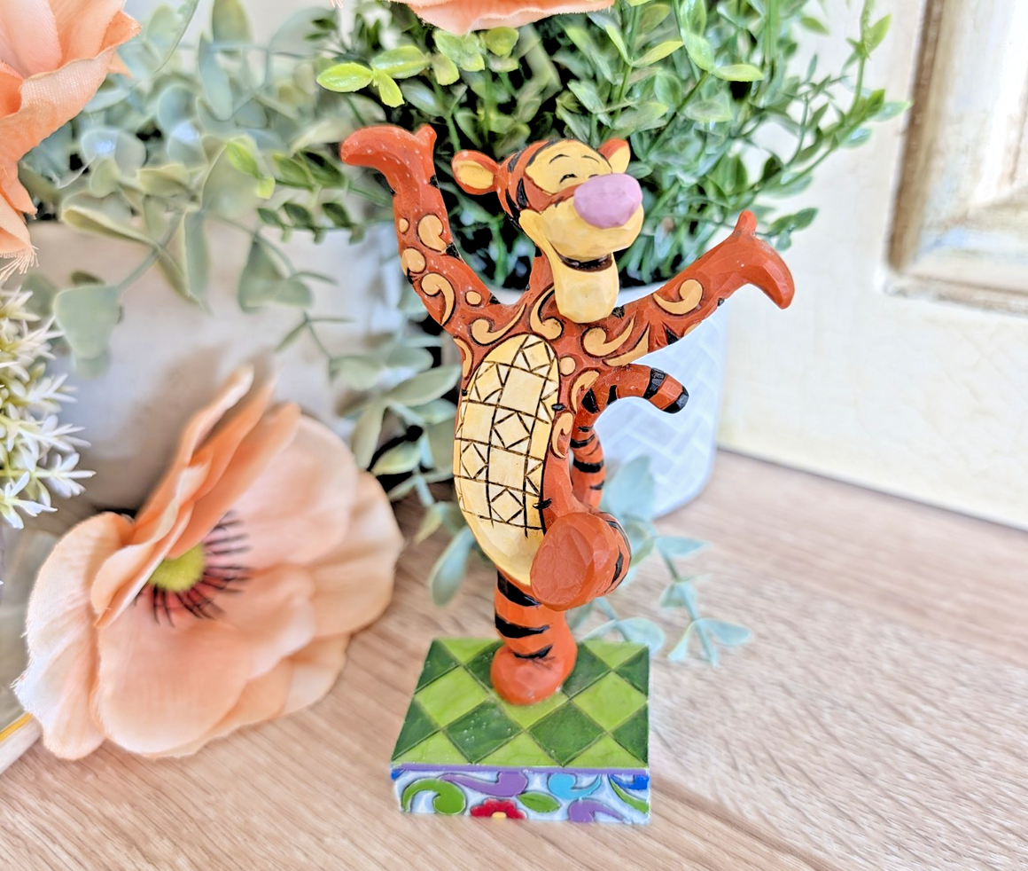 Disney Traditions Showcase Tigger Figurine Tiggeriffic Winnie The Pooh Jim Shore0
