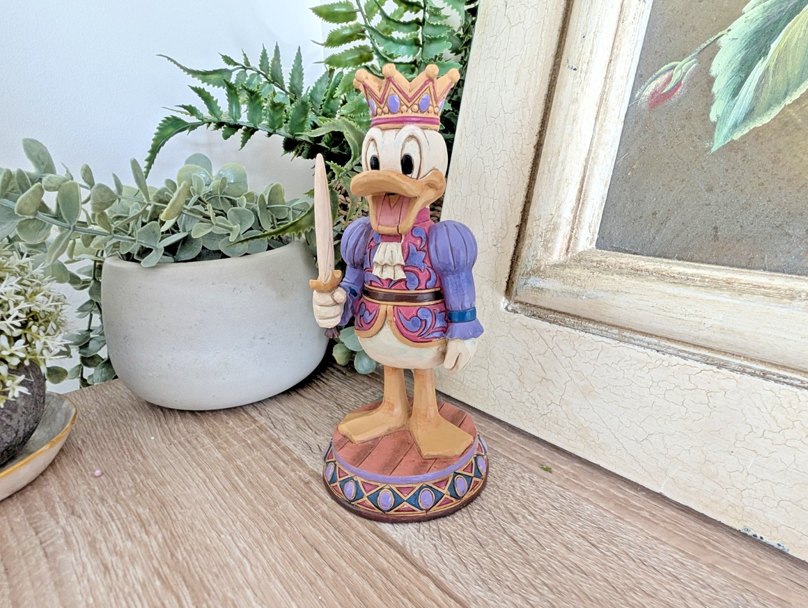 Disney Traditions Donald Duck Reigning Royal Nutcracker 6000948 – detail and condition photograph 3