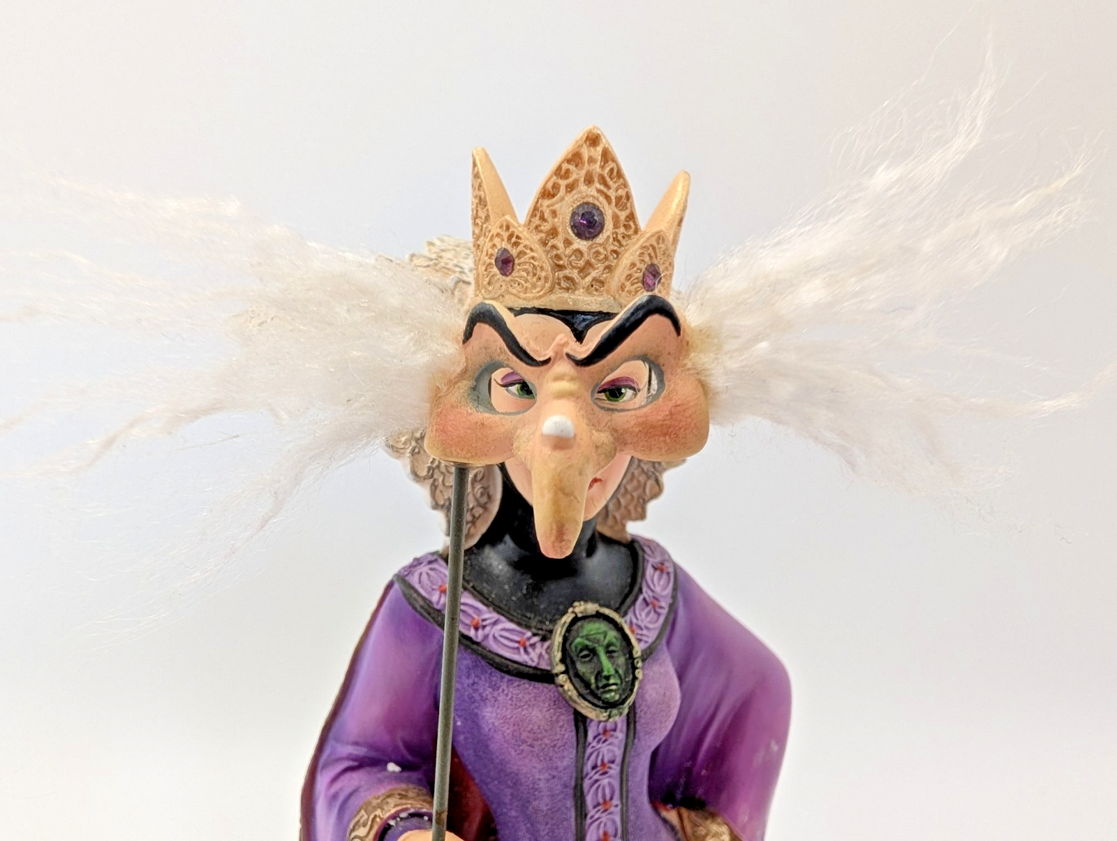 Disney Showcase Couture de Force Evil Queen Masquerade figurine photo 17