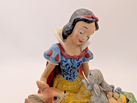 Disney Traditions Showcase Snow White Figurine Friendship Makes The Heart Sing15