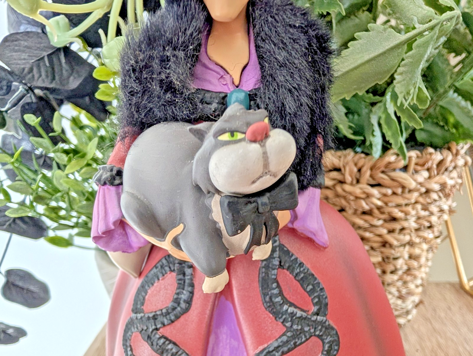 Disney Showcase Rococo Lady Tremaine & Lucifer Figurine Cinderella Villain Boxed7