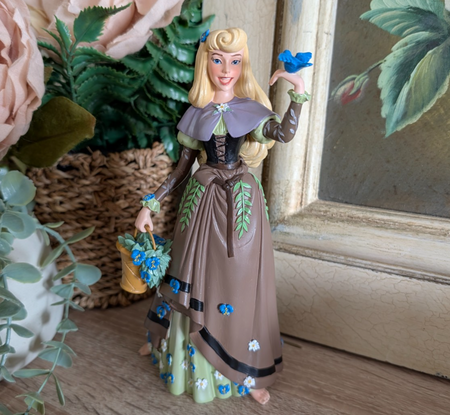 Disney Showcase Briar Rose Aurora Botanical 6014849 boxed figurine - front view