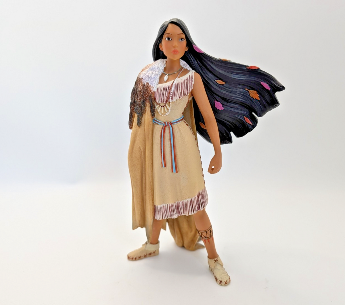 Disney Showcase Couture de Force Pocahontas 6008692 by Enesco - Unboxed - product view 5