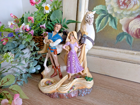 Enesco Disney Showcase Rapunzel, Flynn Rider & Maximus Figurine 2013 7in1