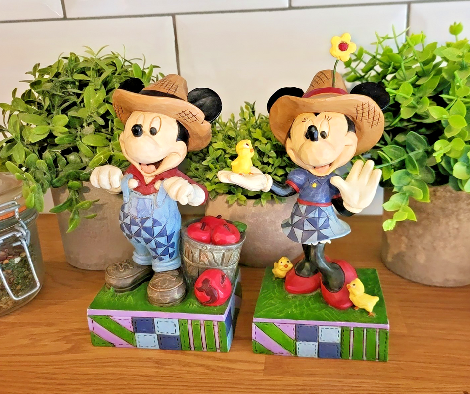 Disney Traditions Mickey & Minnie Figurines Country Life Fresh From The Farm0