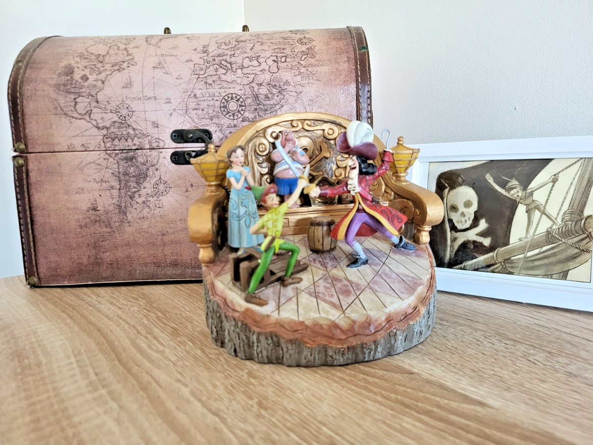 Disney Traditions Daring Duel Figurine Peter Pan Caprain Hook Scene Ornament4