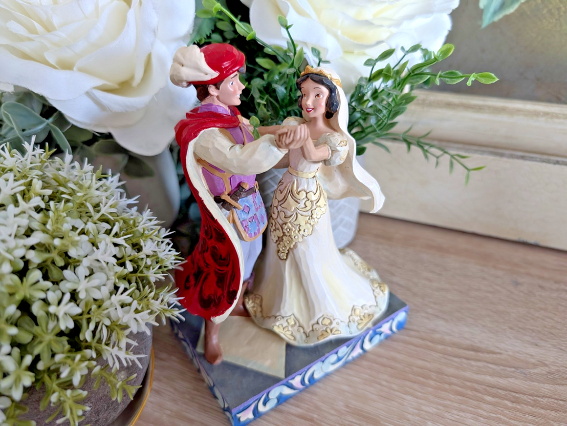 Disney Traditions Snow White The First Dance figurine 4056747 photo 4