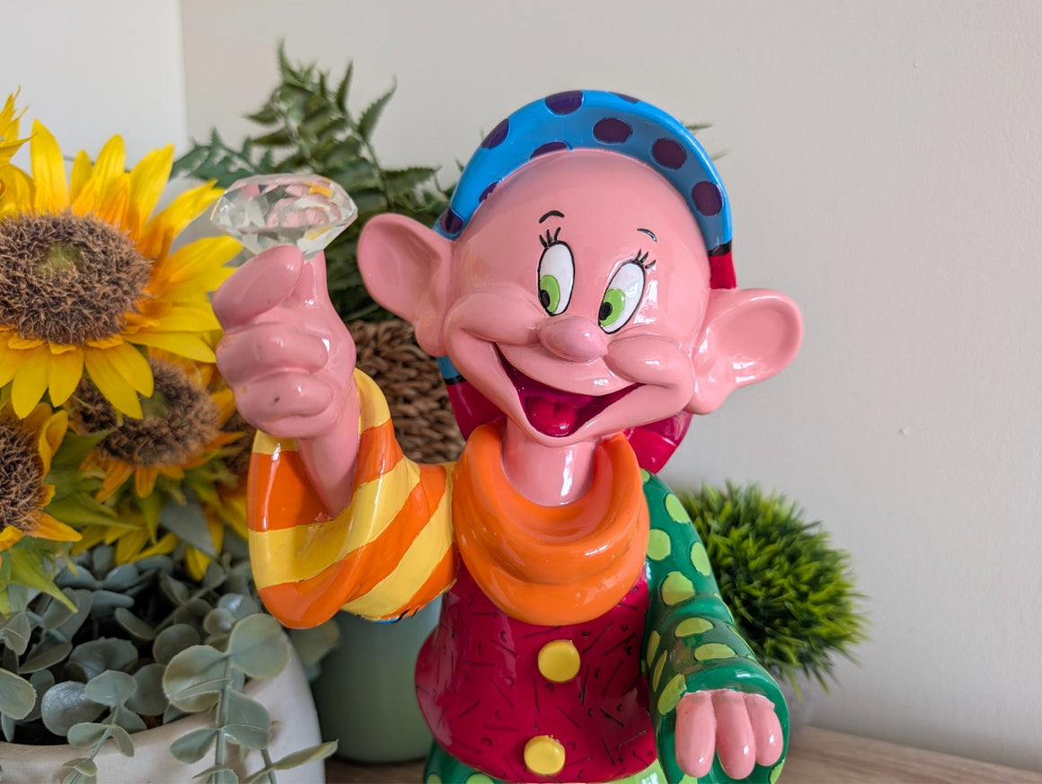 Disney Britto Dopey Snow White 4055687 unboxed figurine - left side view