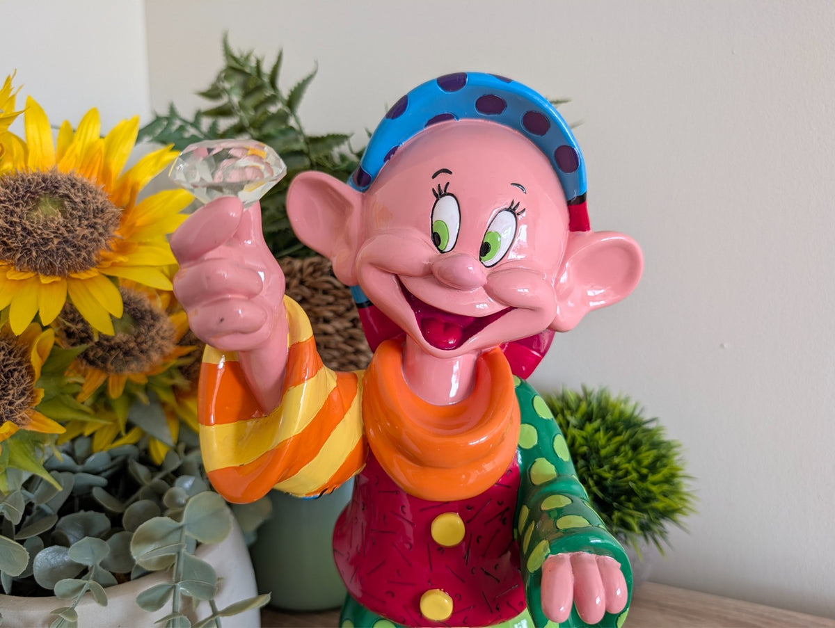 Disney Britto Dopey Snow White 4055687 unboxed figurine - left side view