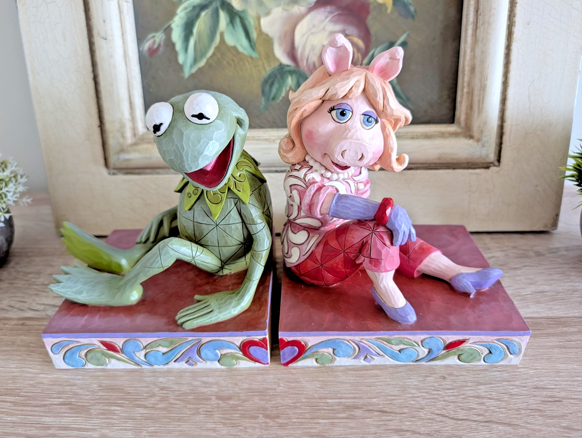 Disney Traditions Kermit and Miss Piggy bookends 4026093