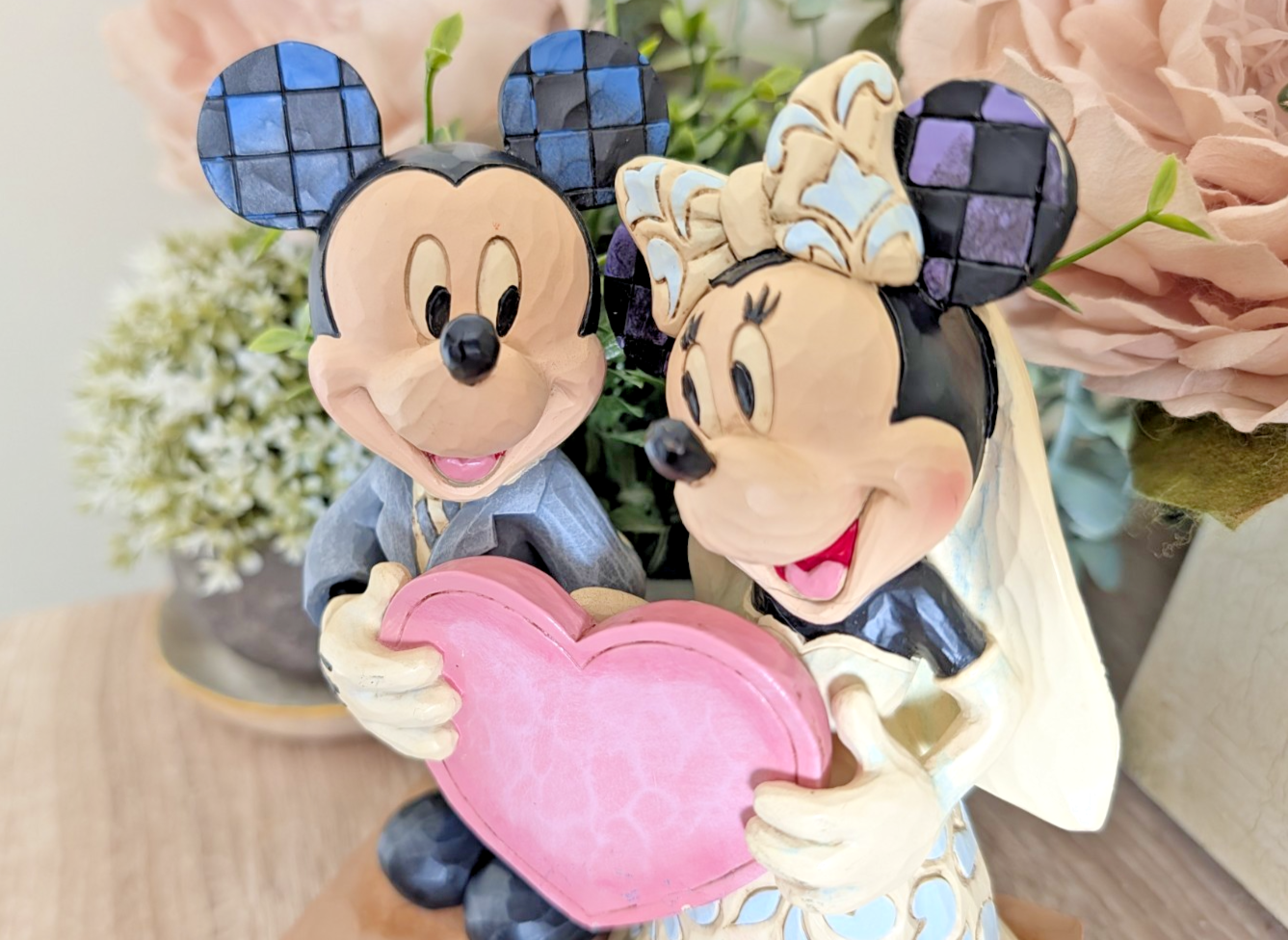 Disney Traditions Mickey and Minnie Two Souls One Heart figurine 4059748