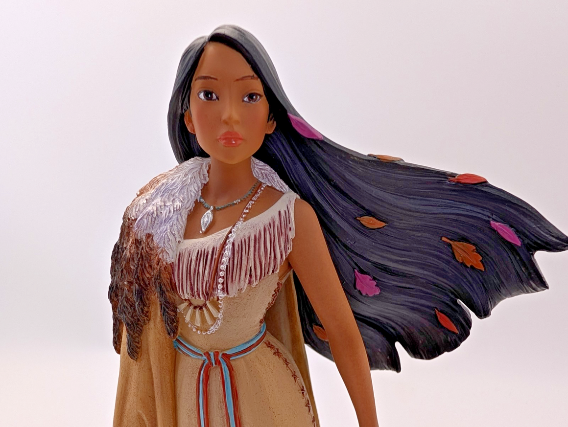 Disney Showcase Couture de Force Pocahontas 6008692 by Enesco - Unboxed - product view 13