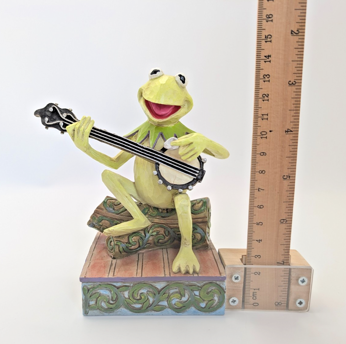 Disney Traditions Kermit Find Your Rainbow Connection 4020800 – reverse view
