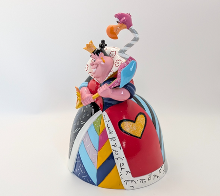 Disney Britto Queen of Hearts 6008525 unboxed figurine - three-quarter view
