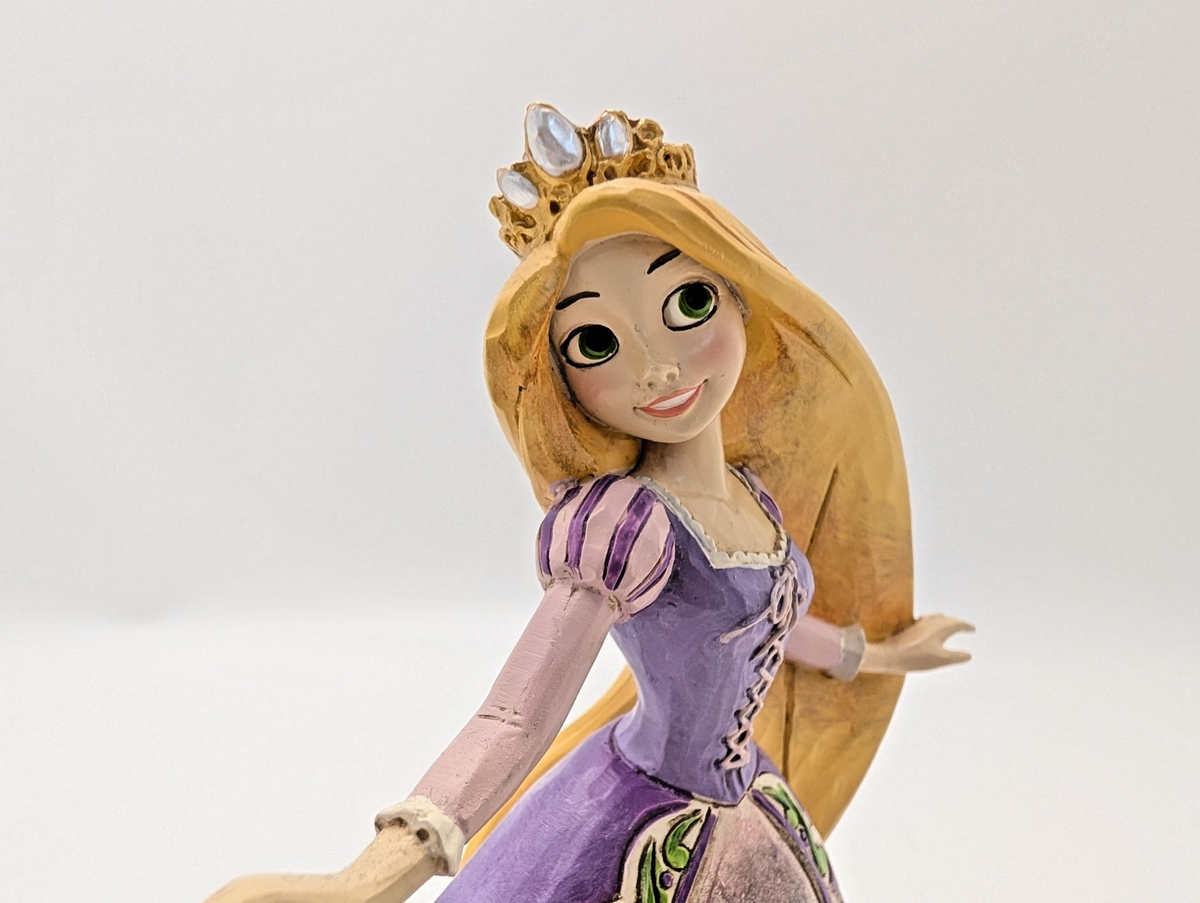 Disney Traditions Rapunzel Daring Heights 4045240 Castle Dress – detail and condition photograph 13