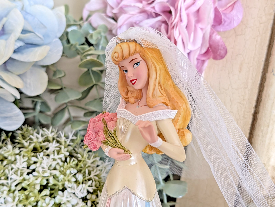 Disney Showcase Aurora Bride Sleeping Beauty unboxed figurine 4050708