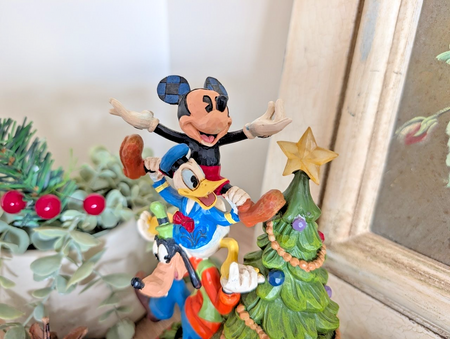 Disney Traditions Mickey and Friends Merry Tree Trimming 6008979 – left-side view