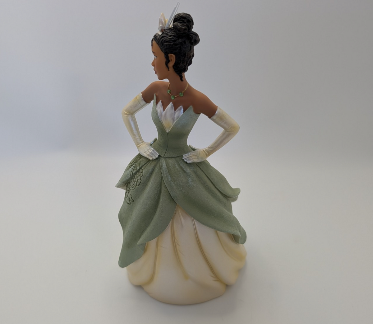 Disney Showcase Tiana Couture de Force figurine 6005687 – character detail