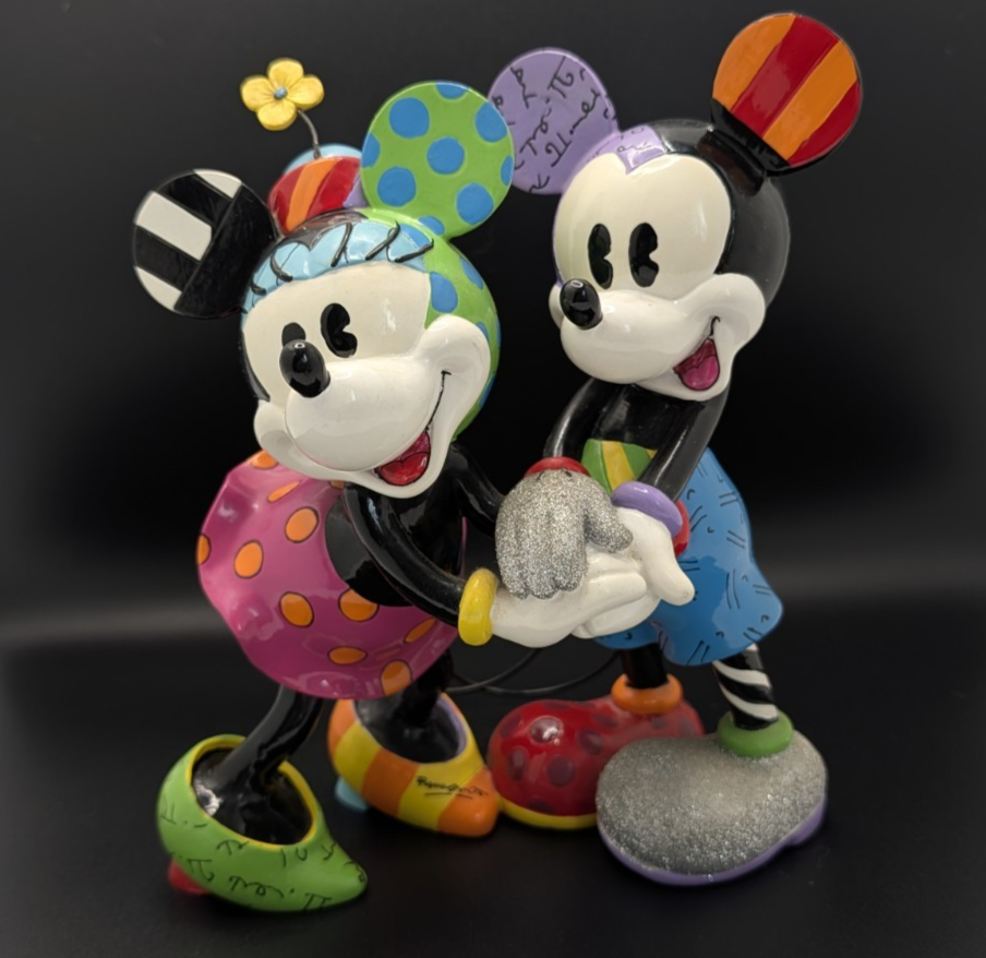 Disney Britto Mickey and Minnie 4049689 limited edition 1726 of 2500 figurine - view 1