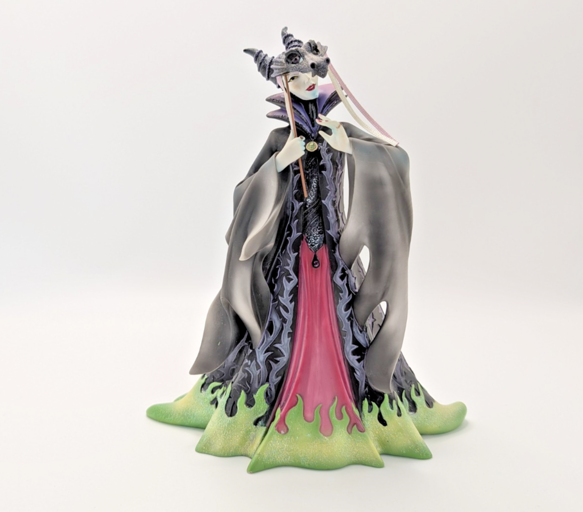 Disney Showcase Maleficent Masquerade Figurine Couture De Force Villain5