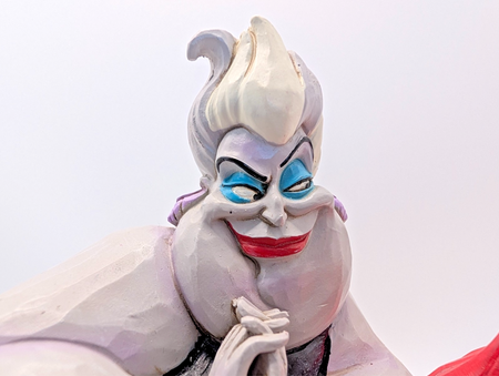 Disney Traditions Ariel and Ursula Wicked and Wishful 6010094 – three-quarter view