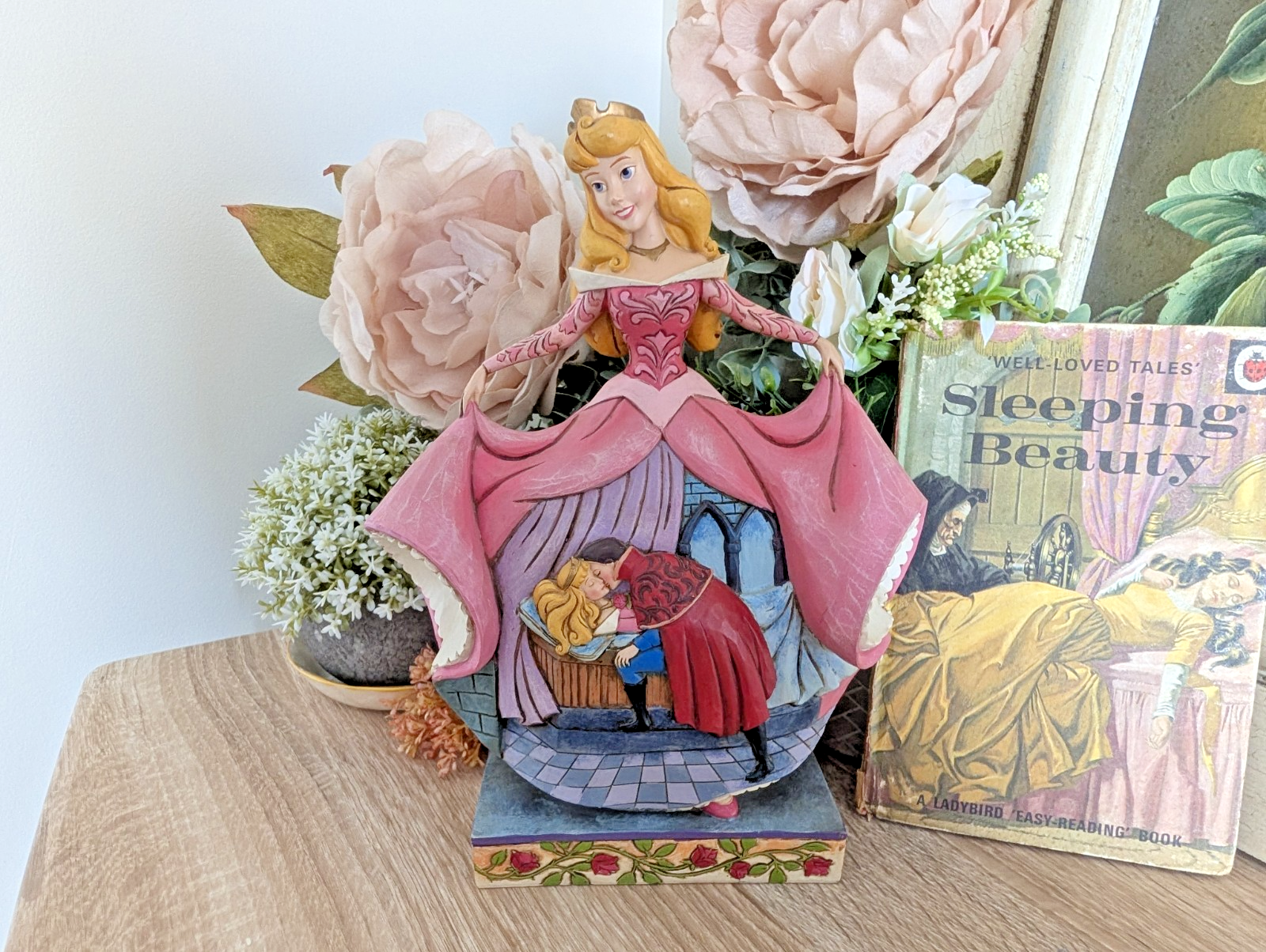 Disney Traditions Showcase Aurora True Loves Kiss Jim Shore Sleeping Beauty0