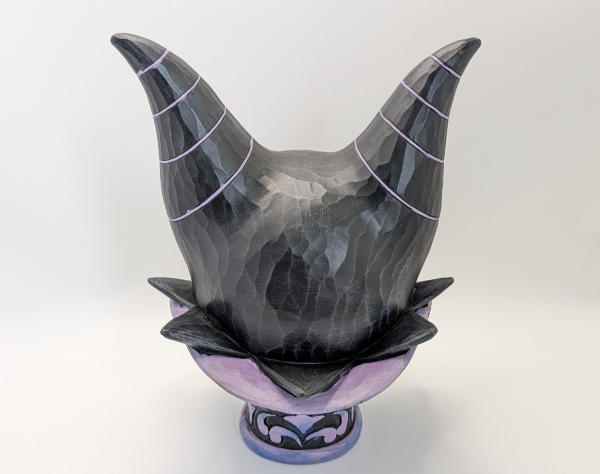 Disney Traditions True Love's Kiss Aurora Prince Philip and Maleficent figurine photo 9