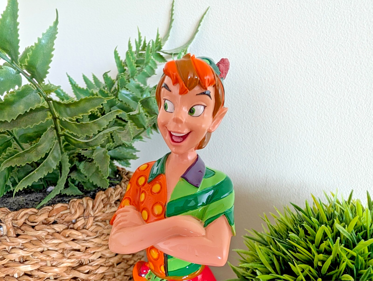Disney Britto Peter Pan 4056846 boxed figurine - right side view
