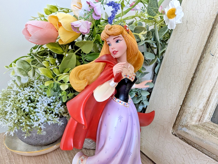 Disney Showcase Aurora as Briar Rose 4055792 Couture de Force – detail and condition photograph 4