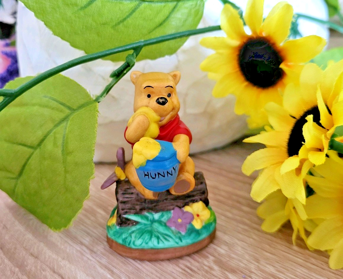 Winnie The Pooh  Disney Grolier Premier Edition  Porcelain Ornament Figure0