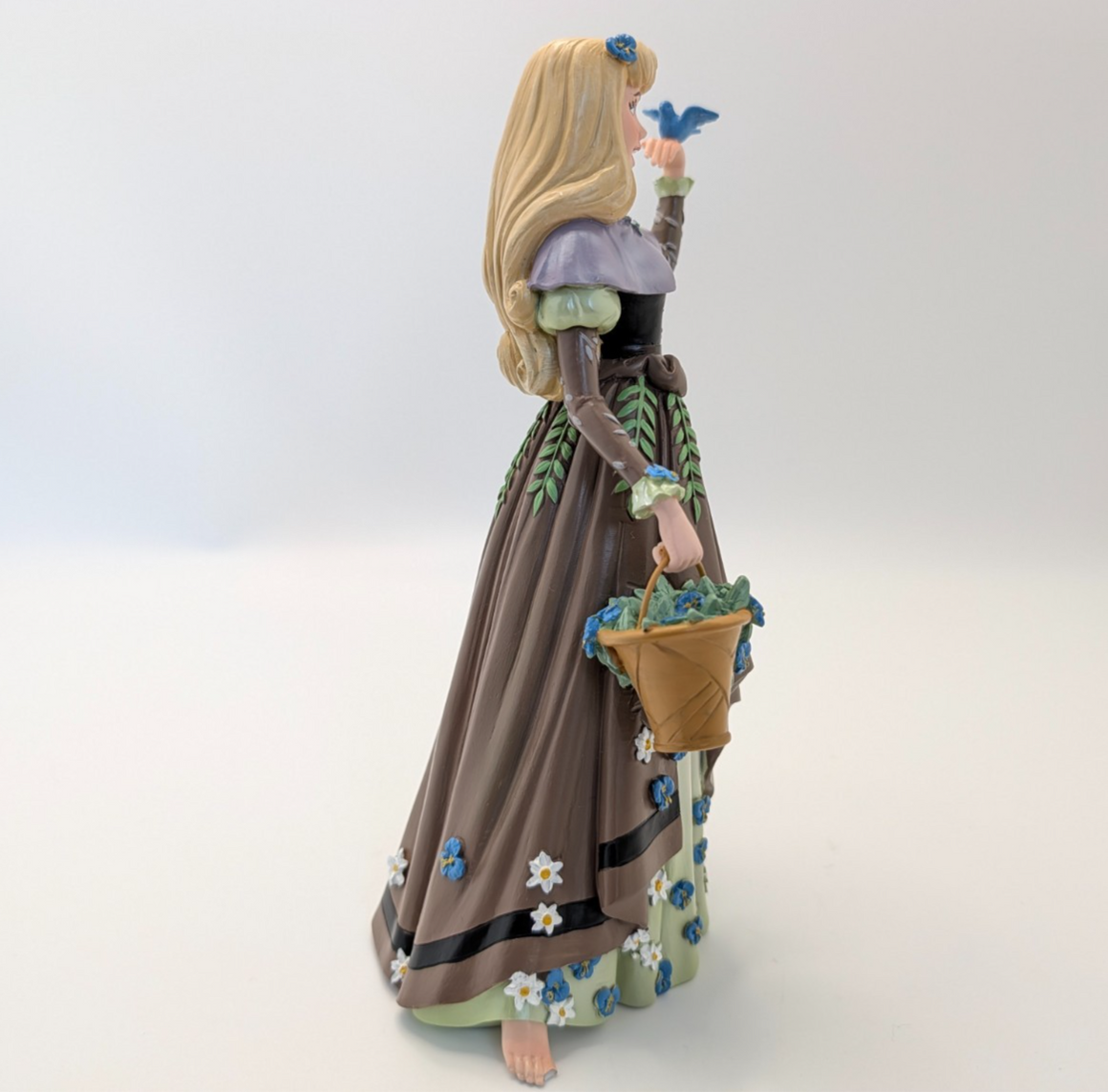 Disney Showcase Briar Rose Aurora Botanical 6014849 boxed figurine - base detail