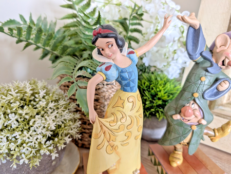 Disney Traditions Snow White and Dopey Dancing Partners boxed figurine