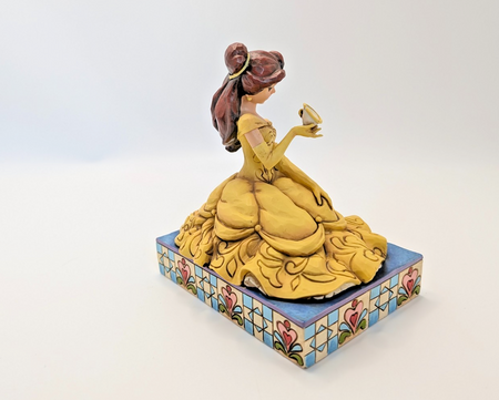 Disney Traditions Belle and Chip Curious and Kind 4037513 – base and pattern detail