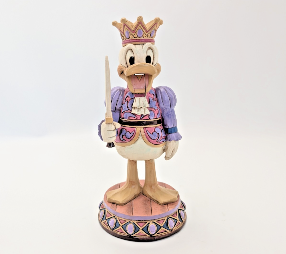 Disney Traditions Donald Duck Reigning Royal Nutcracker 6000948 – detail and condition photograph 4