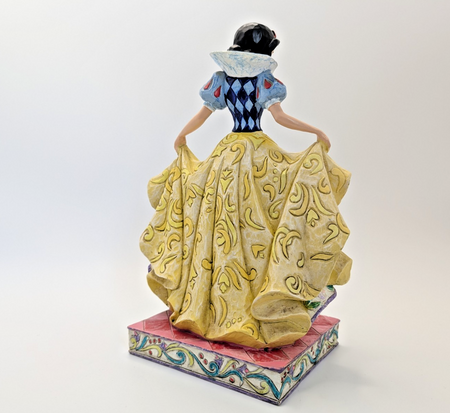 Disney Traditions Showcase Fairytale Endings For The Fairest Figurine Snow White10