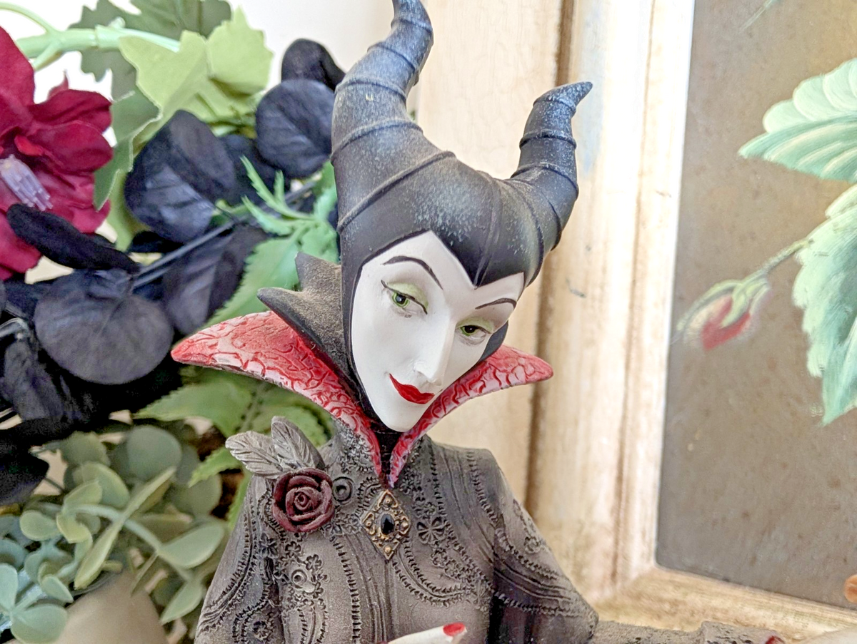 Alternate view of Disney Showcase Couture de Force Maleficent figurine 4031540
