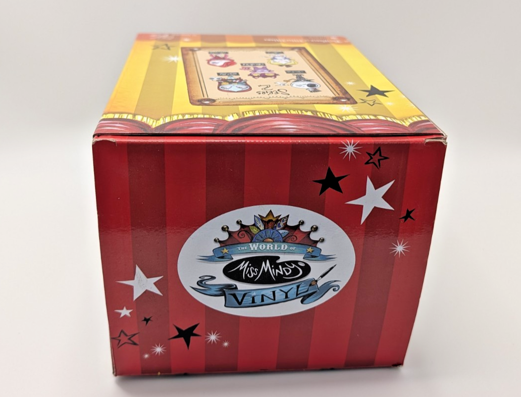 Disney Showcase Miss Mindy Alice In Wonderland Vinyl Boxed A297248