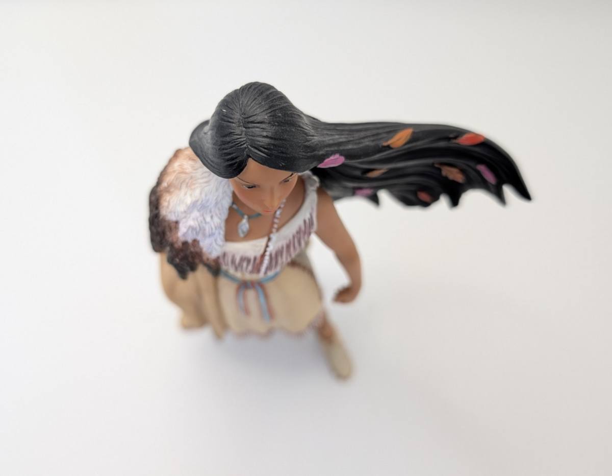 Disney Showcase Couture de Force Pocahontas 6008692 by Enesco - Unboxed - product view 12