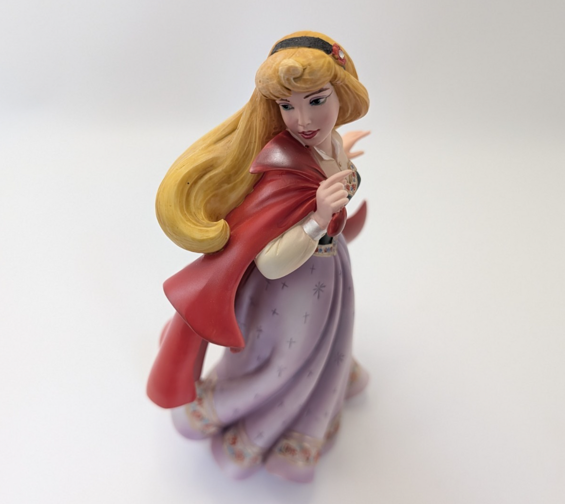 Disney Showcase Aurora as Briar Rose 4055792 Couture de Force – detail and condition photograph 13