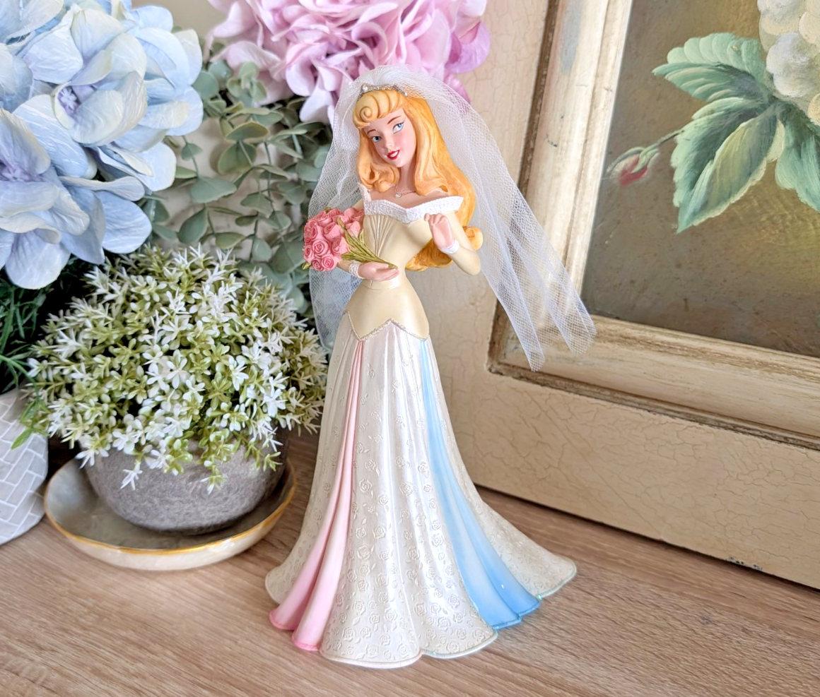 Disney Showcase Aurora Bride Sleeping Beauty unboxed figurine 4050708