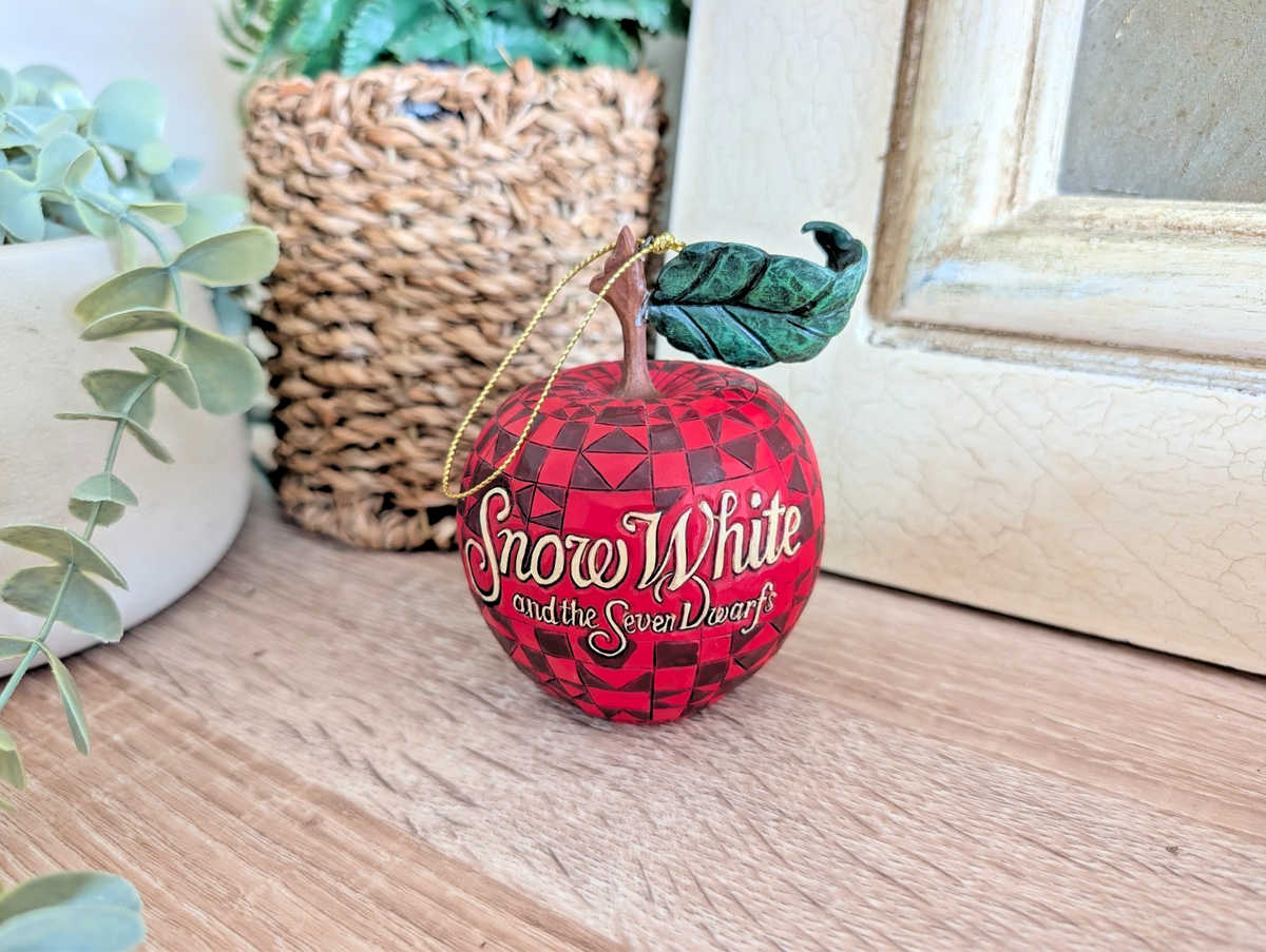 Disney Traditions Snow White apple hanging ornament A9047 – left-side view