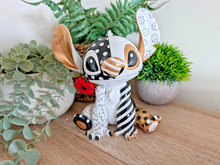 Disney Britto Midas Stitch 6010309 unboxed figurine - front view