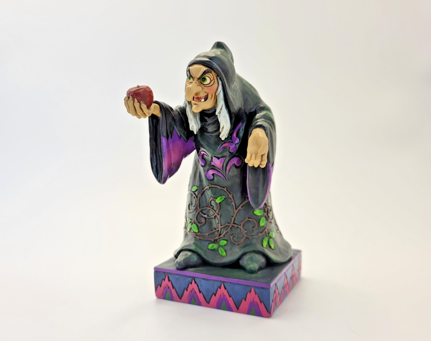 Disney Traditions Take A Bite Figurine  Old Hag Evil Queen Snow White Ornament4