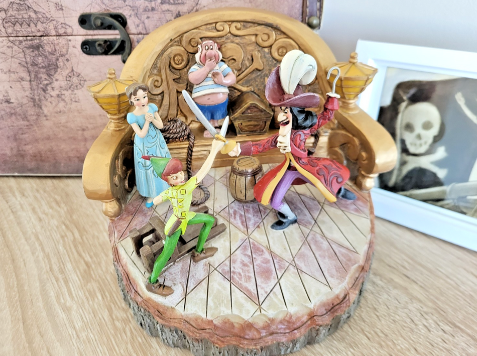 Disney Traditions Daring Duel Figurine Peter Pan Caprain Hook Scene Ornament1