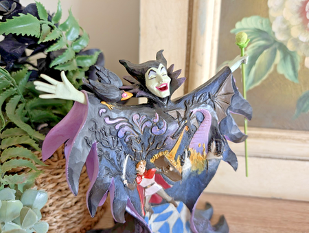 Disney Traditions Maleficent Malevolent Madness figurine 4055439 three-quarter display view