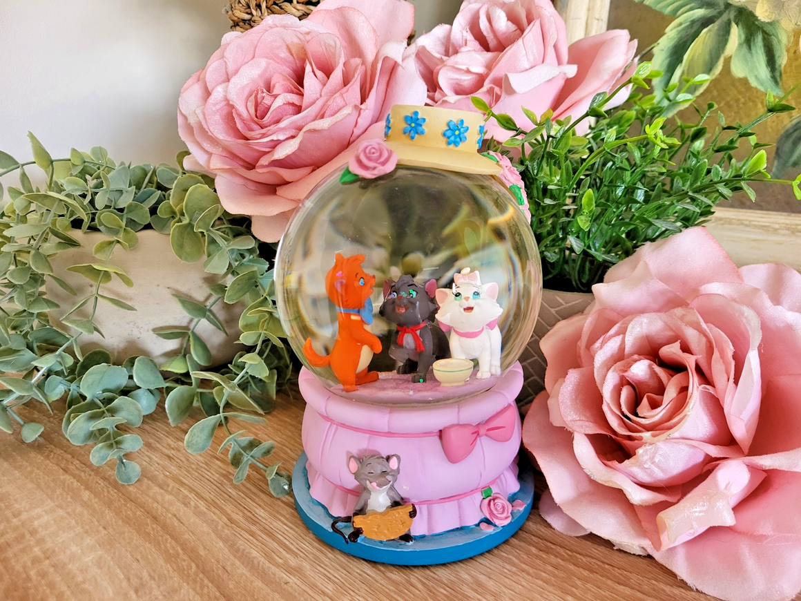 Disney Aristocats Snowglobe Disneyland Paris Exclusive Aristocats Kittens Marie1